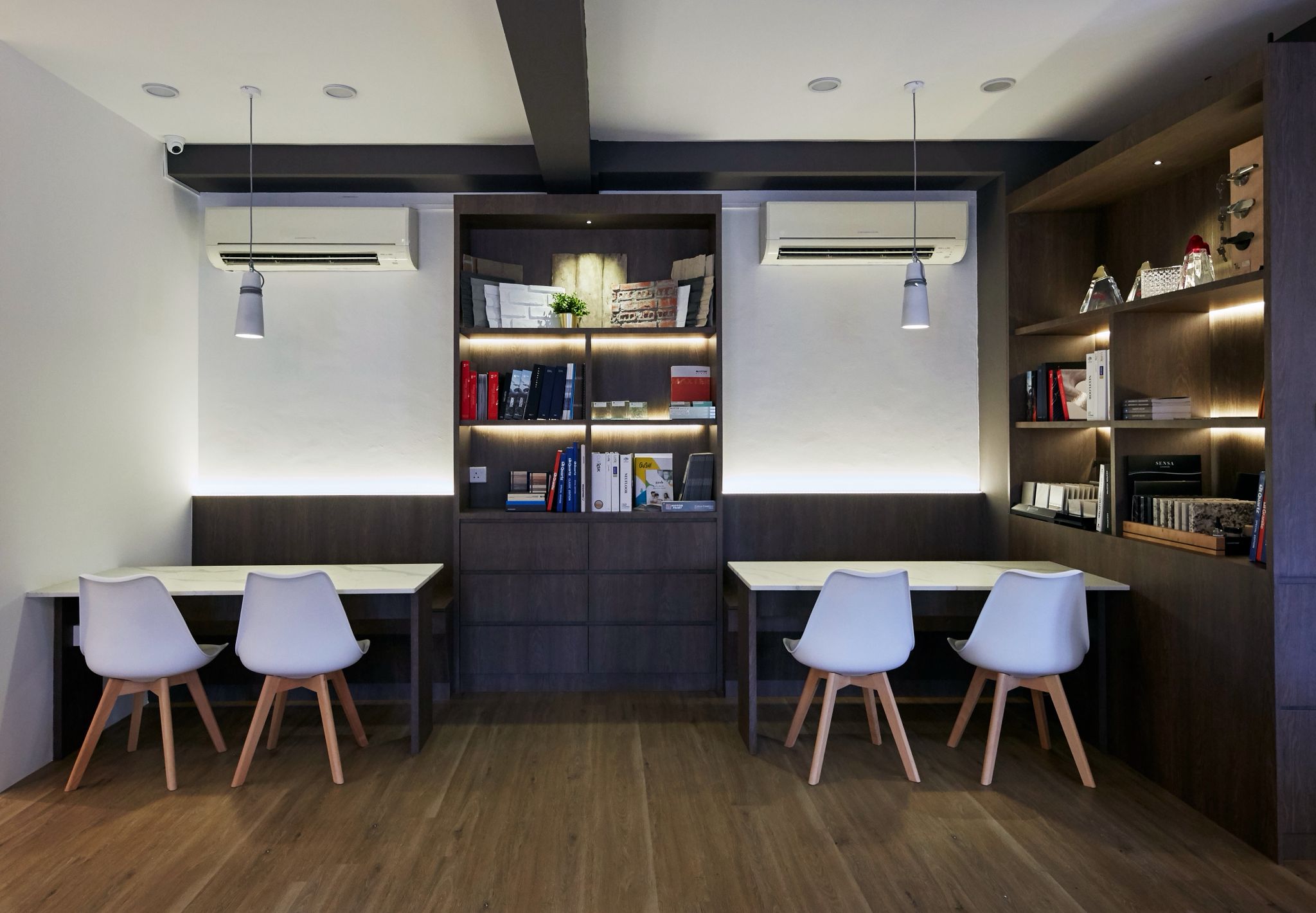 ro-well interior revelation showroom